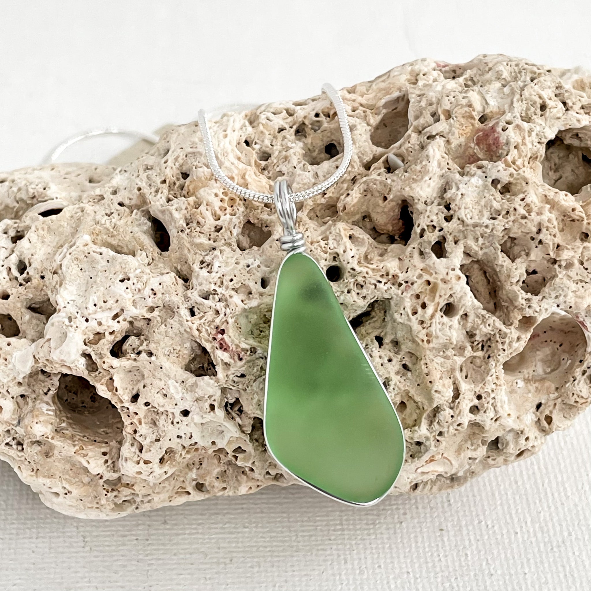 HEALING Light Green Trapezoid Sea Glass Necklace