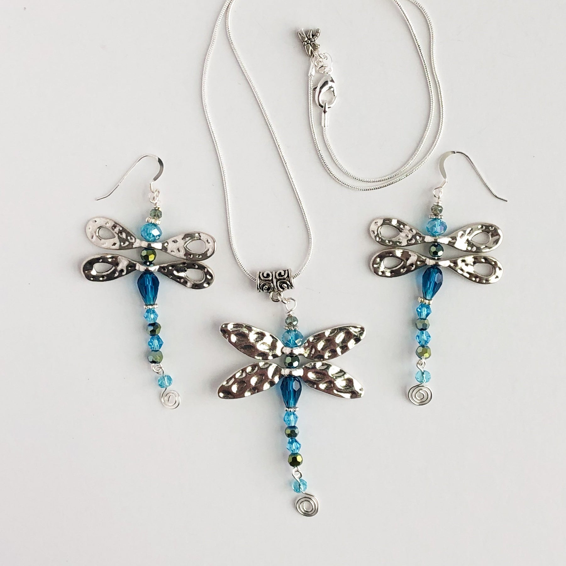 Dazzling Dragonfly Dangling Necklace